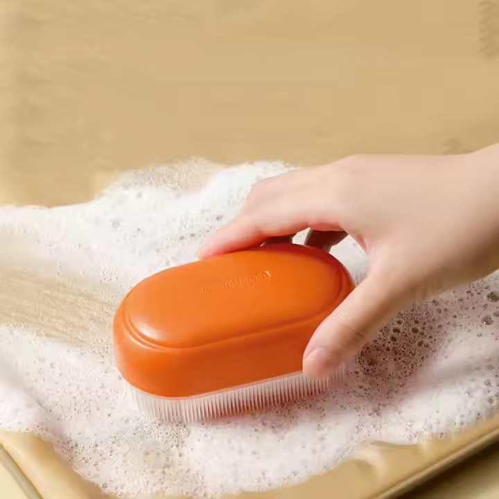 Brosse de nettoyage de vêtements portable avec manche en plastique