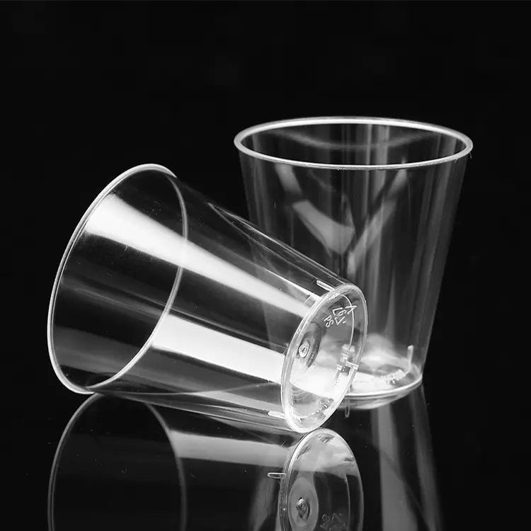 Why Disposable Plastic Tableware Is Perfect for Outdoor Events？